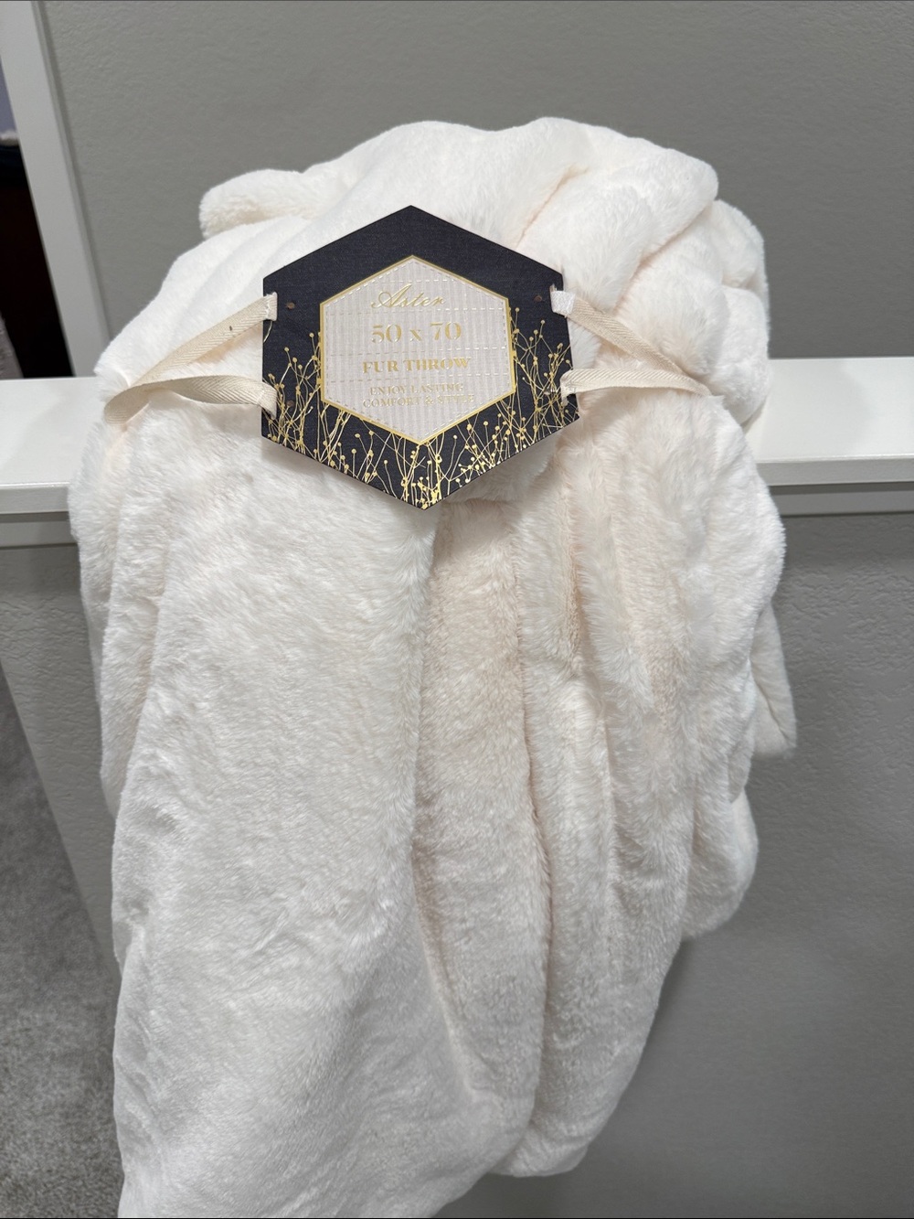 Plush Faux Fur Throw Blanket - Ivory